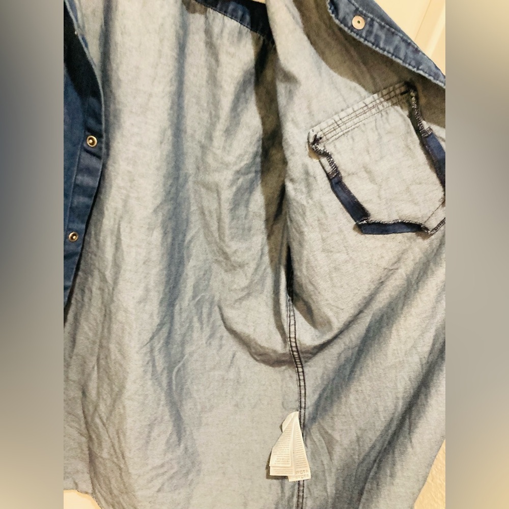 LIKE NEW Calvin Klein sz M Blue Denim 100% Cotton Cute Sleeves Shirt - Picture 10 of 10